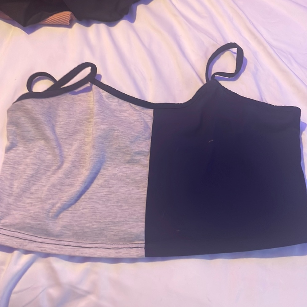 Medium crop top from Shien color navy blue and grey
